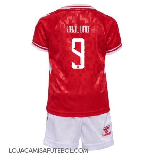 Camisa de Futebol Dinamarca Rasmus Hojlund #9 Equipamento Principal Infantil Europeu 2024 Manga Curta (+ Calças curtas)